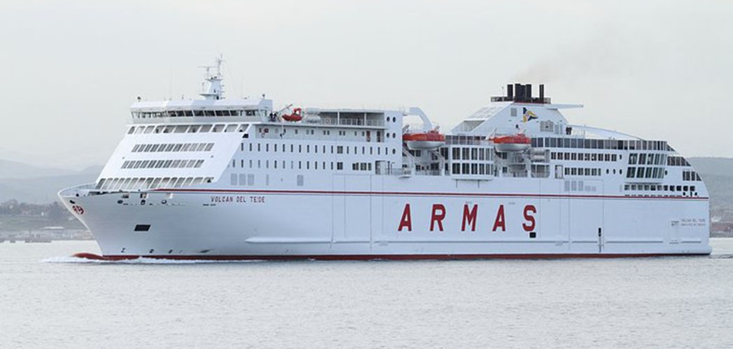 La canaria Armas se convierte en la mayor naviera tras comprar Trasmediterránea