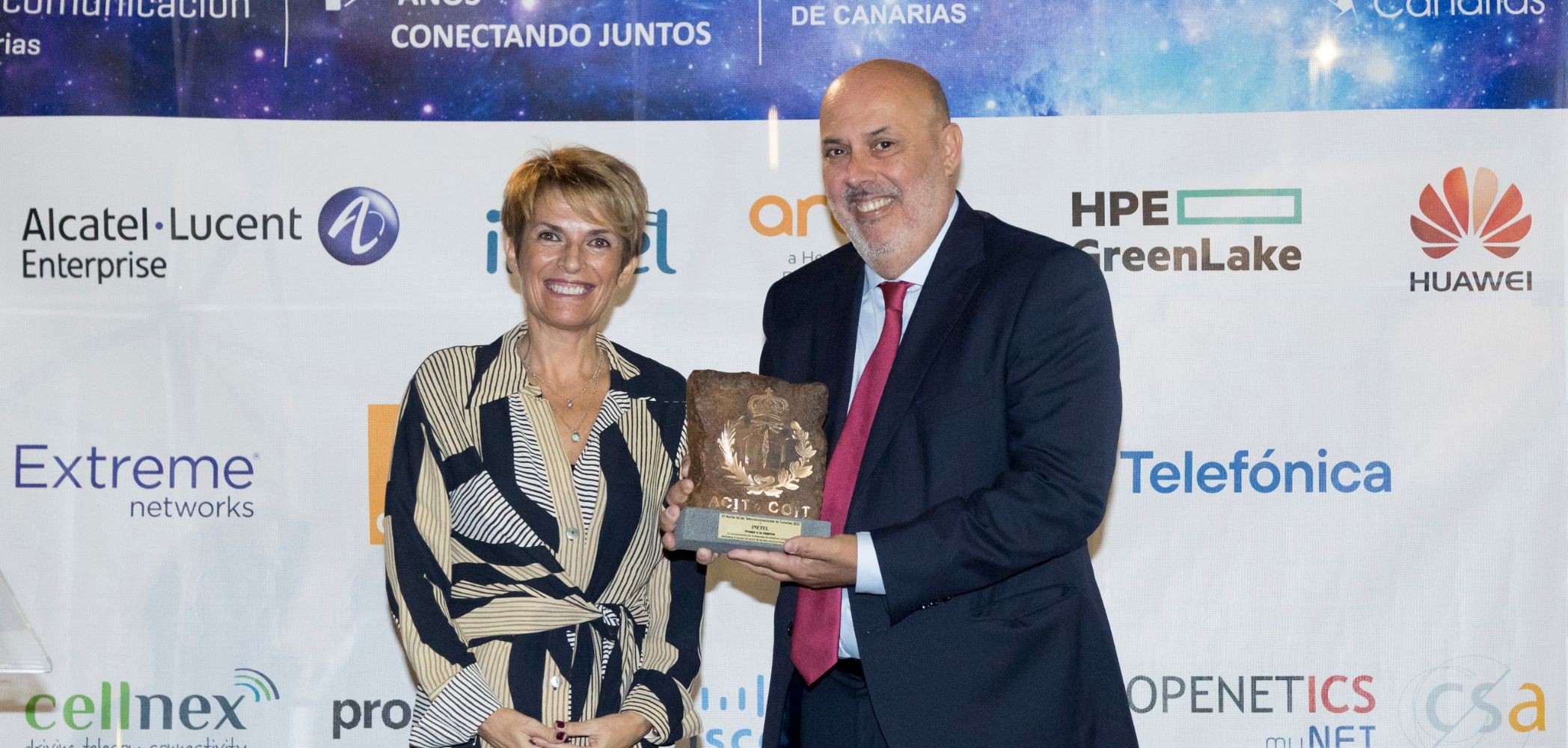 Inetel recibe el premio a la mejor empresa en la XV Noche de las Telecomunicaciones