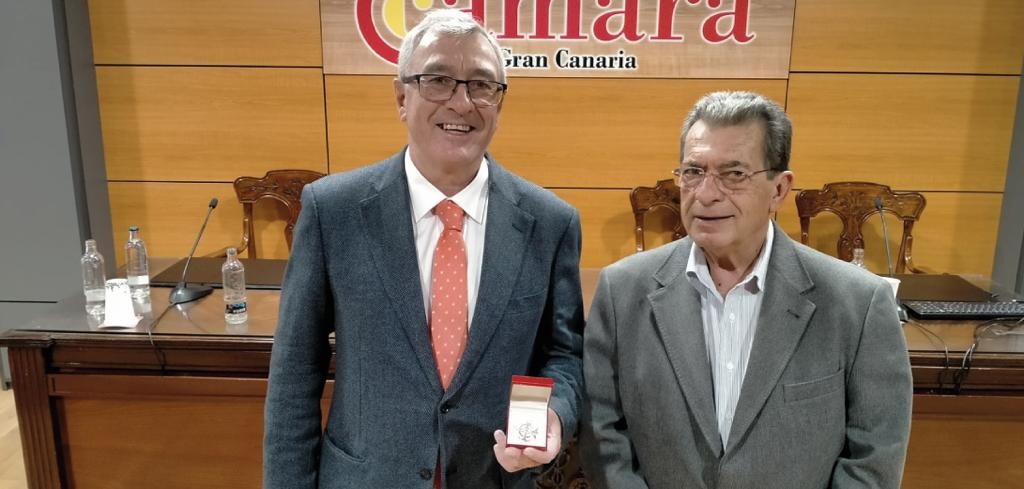 Salvador Miranda recibe la Medalla de Plata de la Cámara de Comercio de Gran Canaria